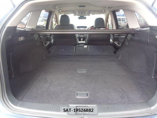 Subaru LEVORG 2017-09 8208330-12