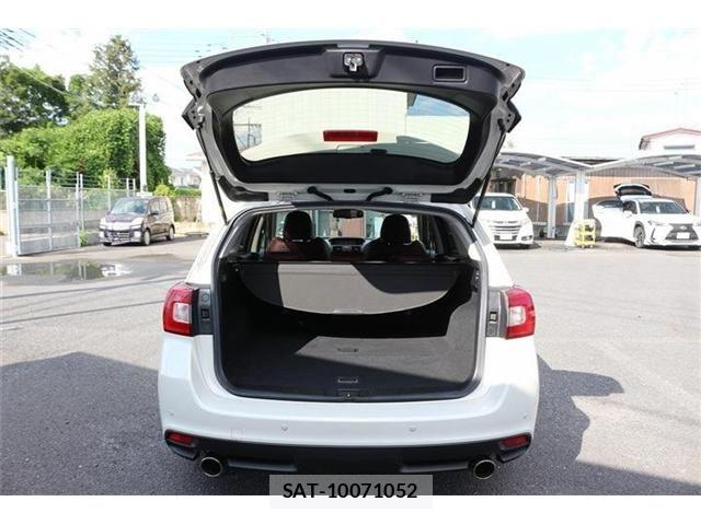 Subaru LEVORG 2017-02 8208316-17
