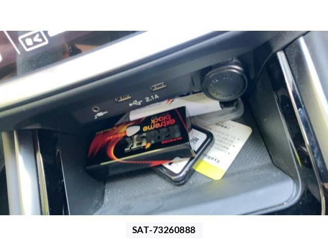 Subaru LEVORG 2022-06 8208303-25