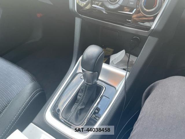 Subaru LEVORG 2015-09 8562390-21