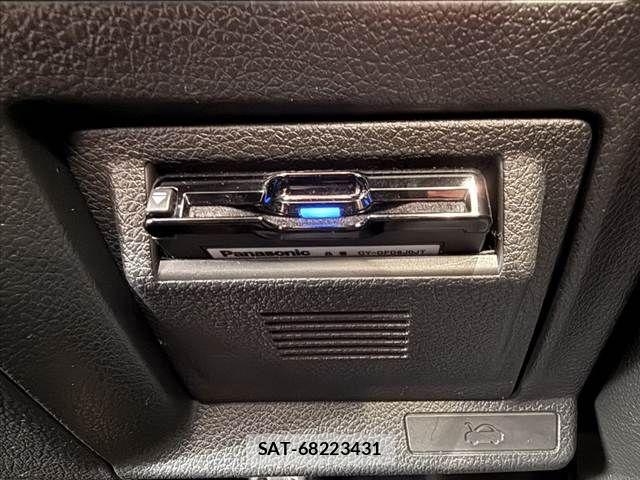 Subaru LEVORG 2017-10 8780822-28