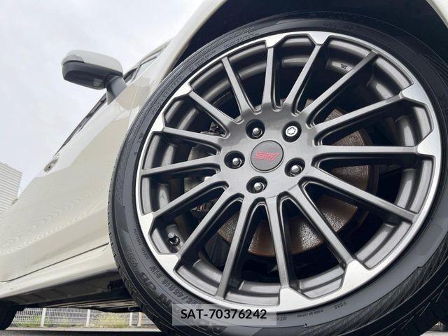 Subaru LEVORG 2017-09 8871327-16