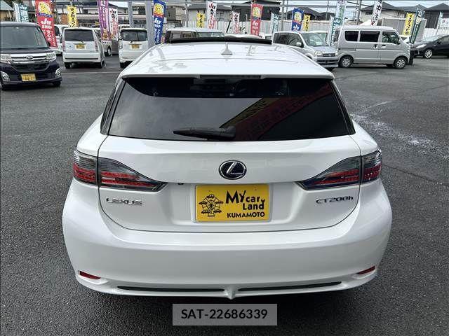 Lexus CT 2011-03 883594-11