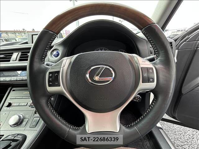 Lexus CT 2011-03 883594-17