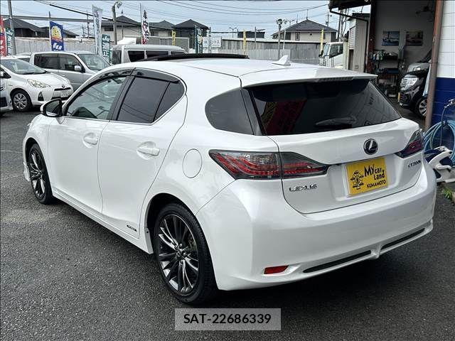 Lexus CT 2011-03 883594-1
