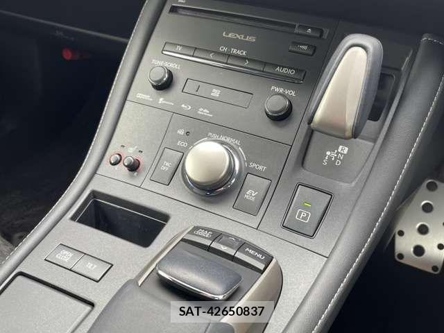 Lexus CT 2015-02 988402-7