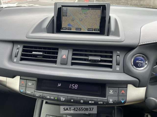 Lexus CT 2015-02 988402-12