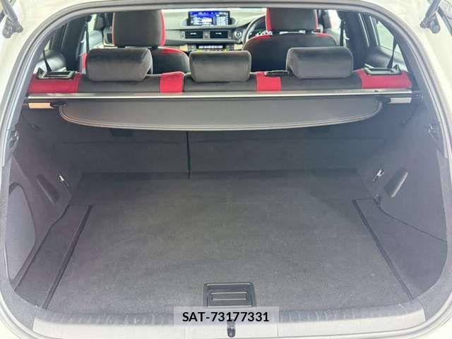 Lexus CT 2022-02 1366546-8