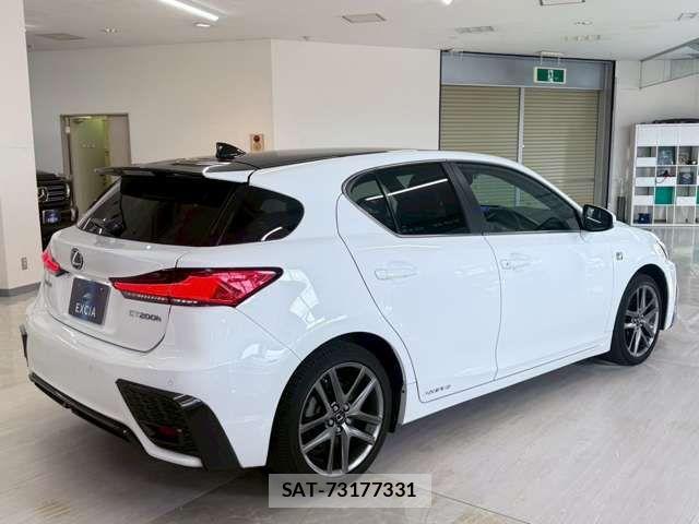 Lexus CT 2022-02 1366546-9