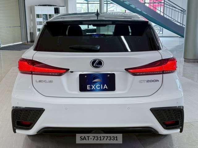 Lexus CT 2022-02 1366546-6