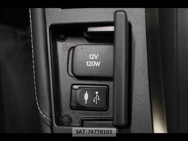 Lexus CT 2014-07 1429107-15