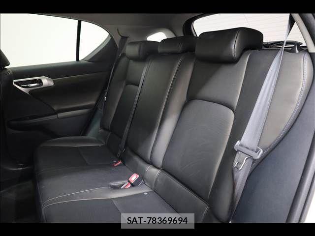 Lexus CT 2013-06 1871307-18