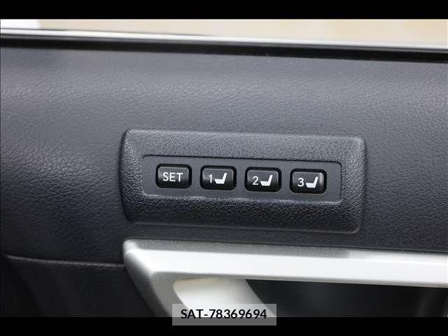 Lexus CT 2013-06 1871307-7
