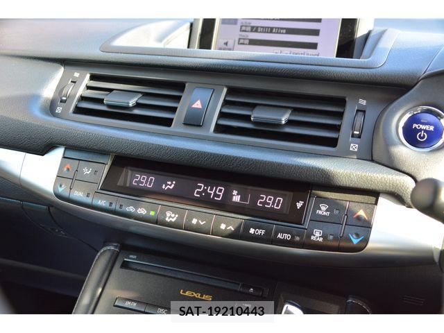 Lexus CT 2011-05 2350471-9