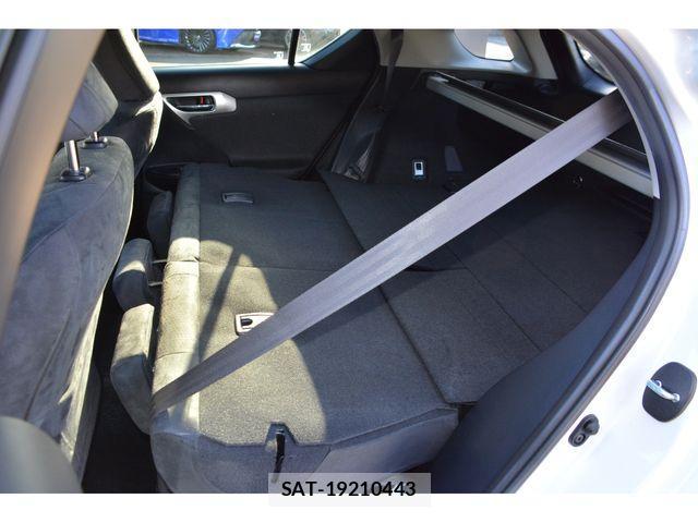 Lexus CT 2011-05 2350471-16