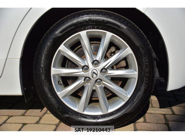 Lexus CT 2011-05 2350471-23