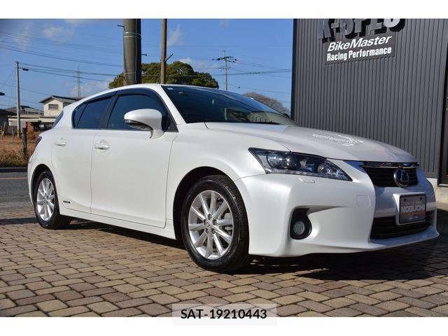 Lexus CT 2011-05 2350471-2