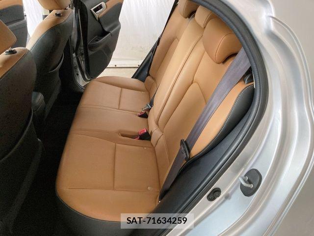 Lexus CT 2015-10 2447190-9