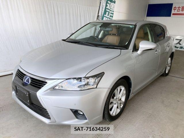 Lexus CT 2015-10 2447190-1