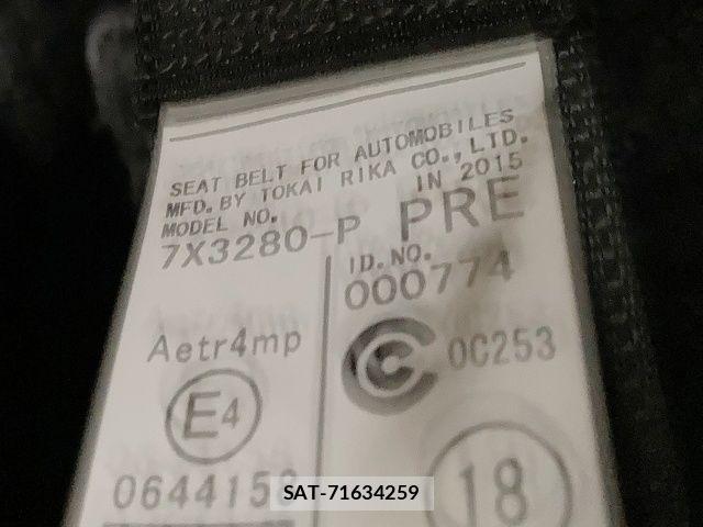 Lexus CT 2015-10 2447190-28