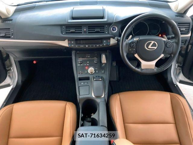Lexus CT 2015-10 2447190-5
