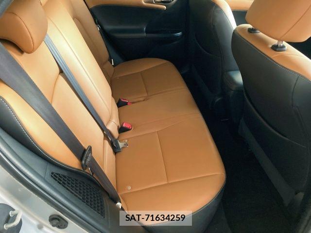 Lexus CT 2015-10 2447190-8