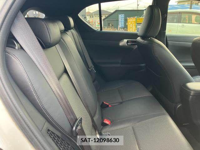 Lexus CT 2013-02 2668639-15