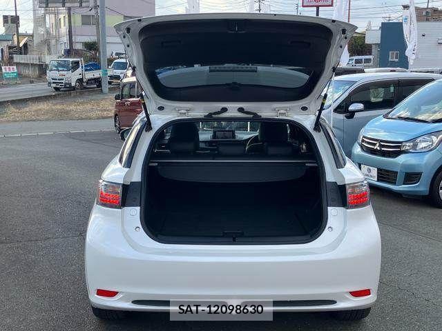 Lexus CT 2013-02 2668639-17