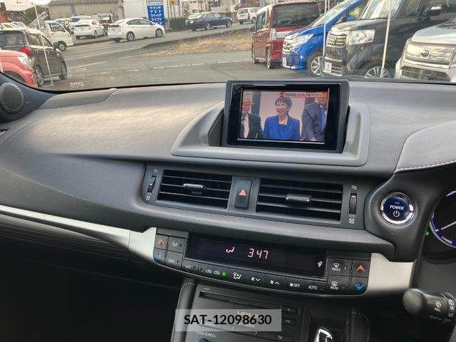 Lexus CT 2013-02 2668639-29