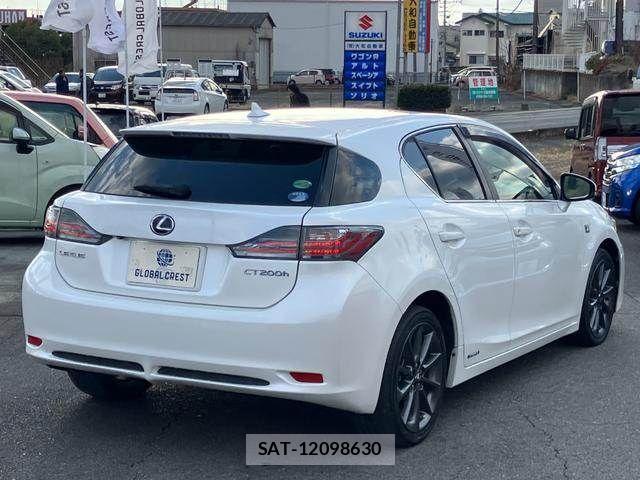 Lexus CT 2013-02 2668639-4