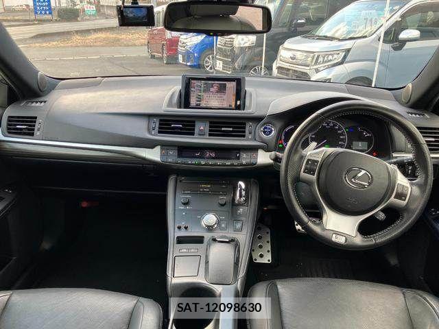 Lexus CT 2013-02 2668639-8