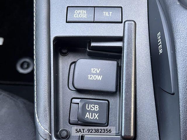 Lexus CT 2013-02 2668638-11
