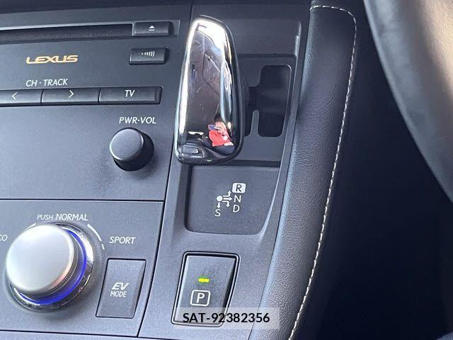 Lexus CT 2013-02 2668638-19