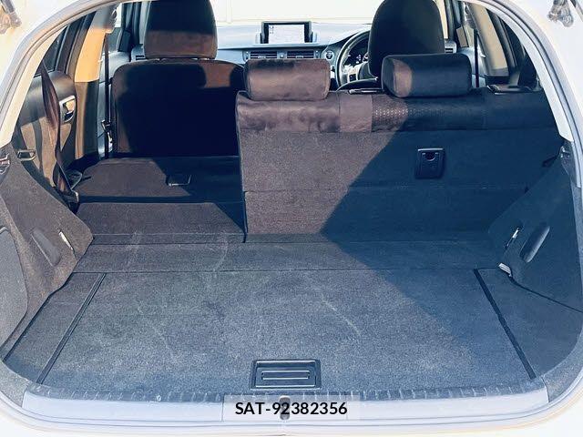 Lexus CT 2013-02 2668638-21