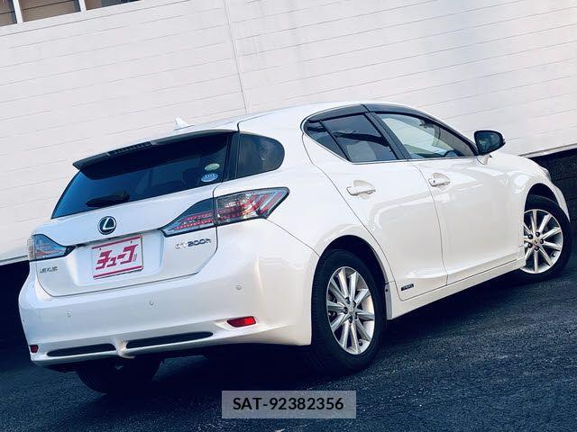 Lexus CT 2013-02 2668638-2