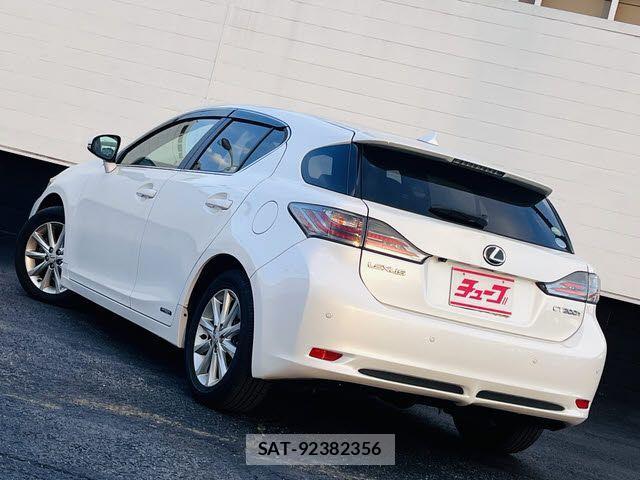 Lexus CT 2013-02 2668638-8