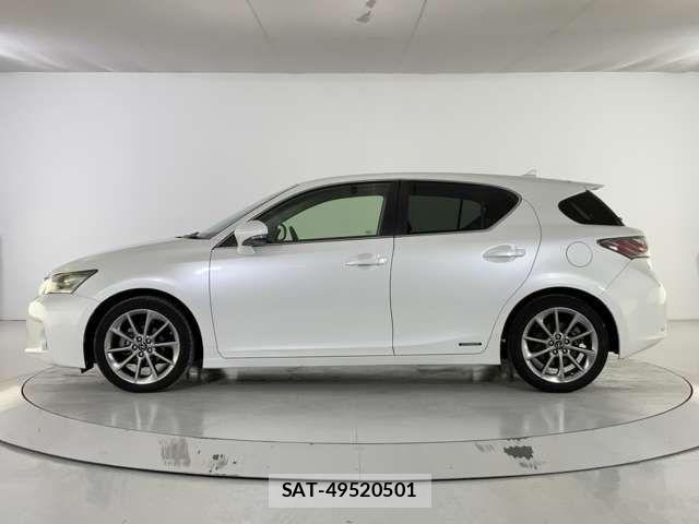 Lexus CT 2013-03 3377666-9
