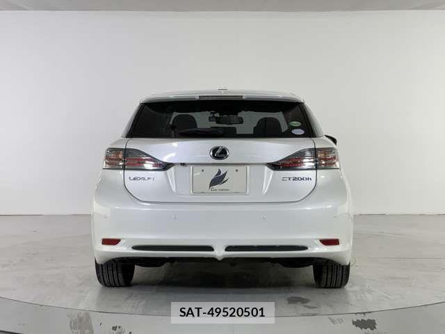 Lexus CT 2013-03 3377666-11