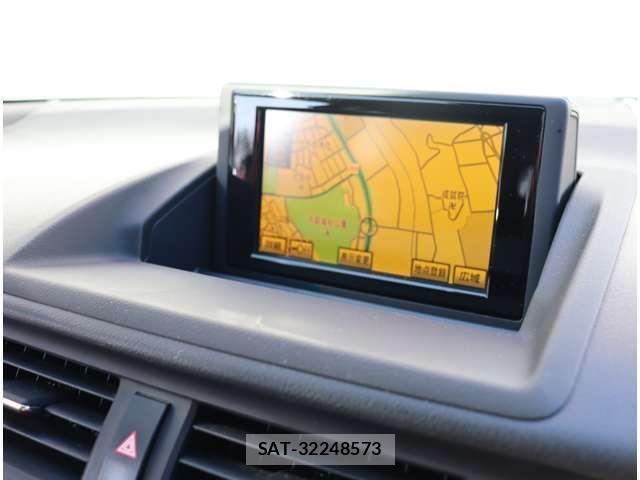 Lexus CT 2011-07 3377672-7