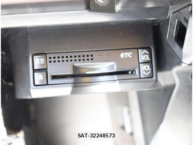 Lexus CT 2011-07 3377672-13