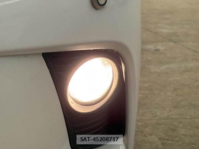 Lexus CT 2011-10 4595309-11
