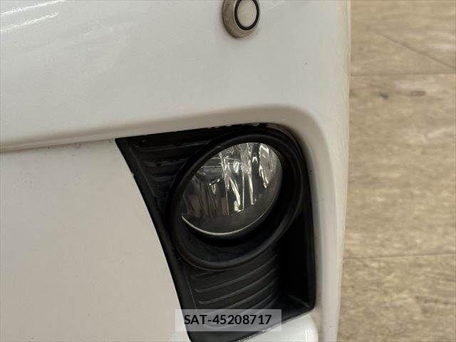 Lexus CT 2011-10 4595309-21