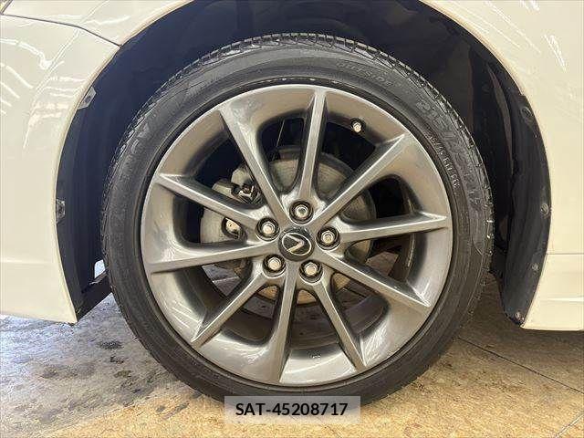 Lexus CT 2011-10 4595309-28