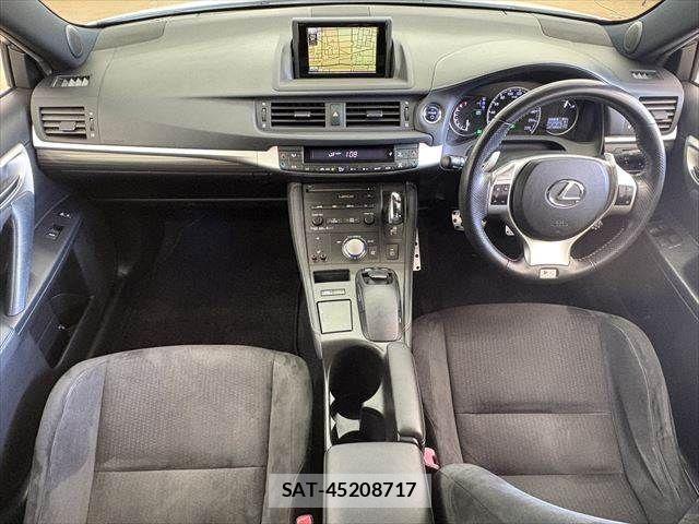 Lexus CT 2011-10 4595309-2
