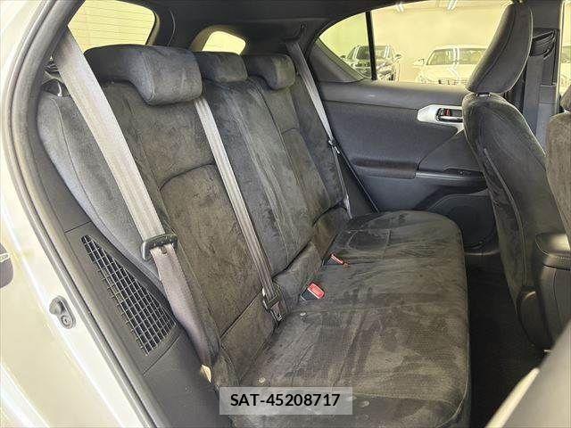 Lexus CT 2011-10 4595309-7