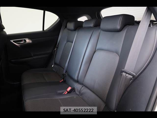 Lexus CT 2011-11 5870775-18