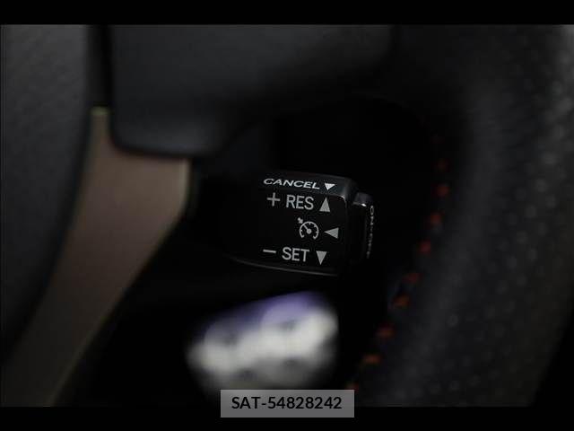 Lexus CT 2014-11 5870768-9
