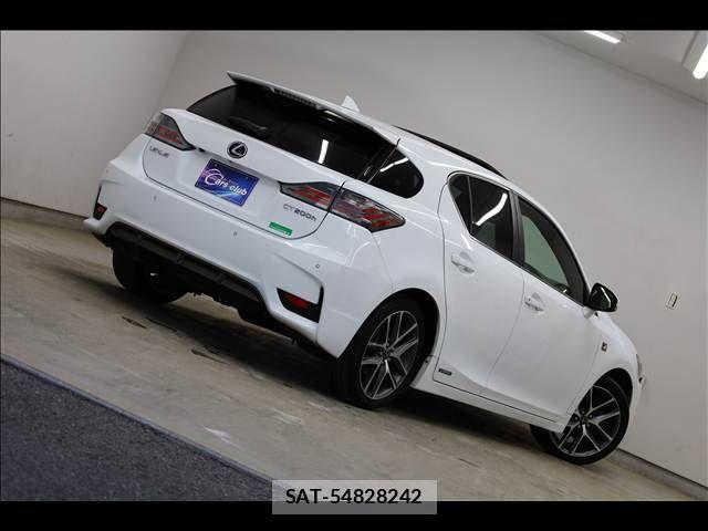 Lexus CT 2014-11 5870768-11