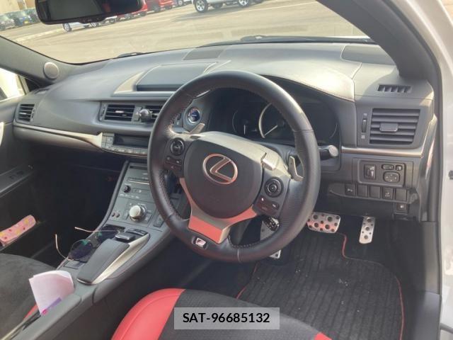 Lexus CT 2015-06 5870758-11