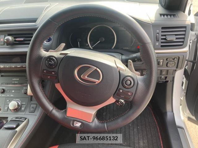 Lexus CT 2015-06 5870758-16